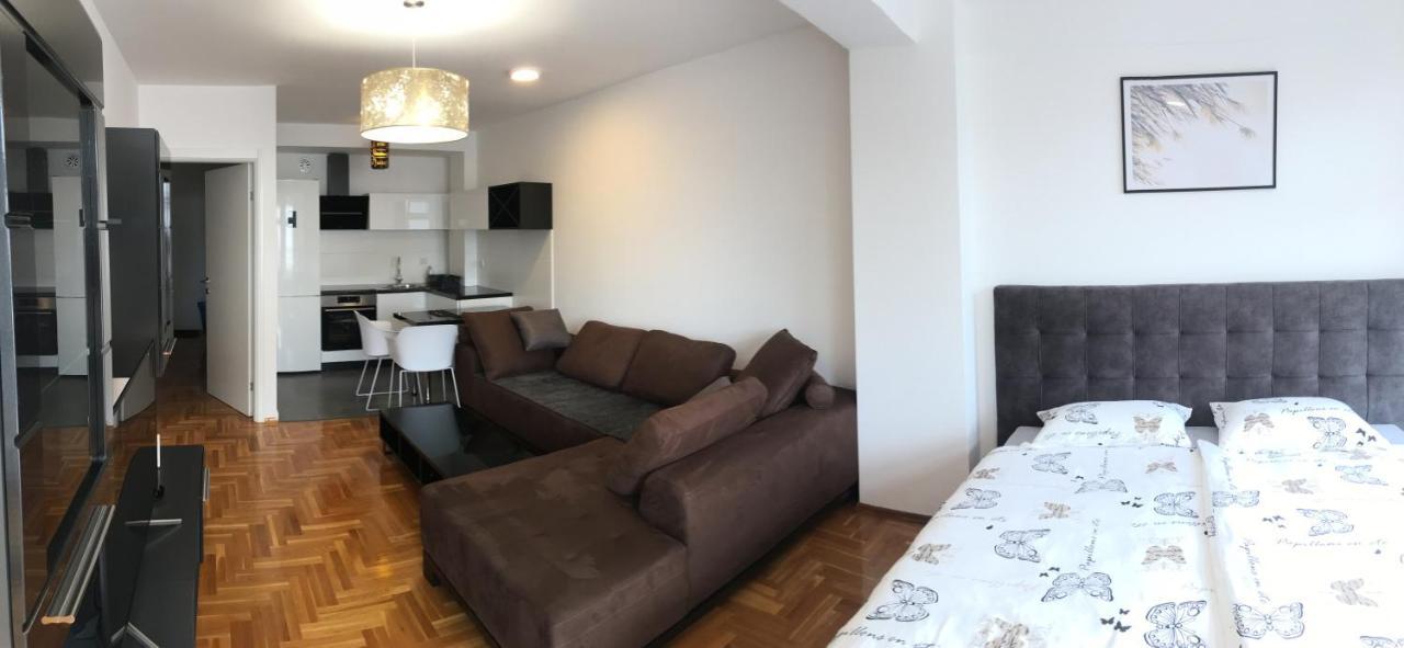 Apartman City Center 3-Setaliste Πριέντορ Εξωτερικό φωτογραφία